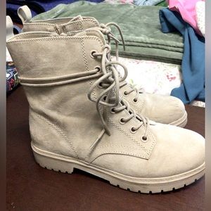 SO brand Cream Boots sz 9 wide worn once